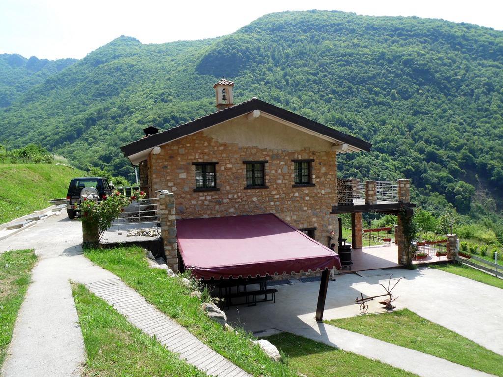 הוילה מארונה Beautiful Chalet With Swimming Pool In Lombardy מראה חיצוני תמונה
