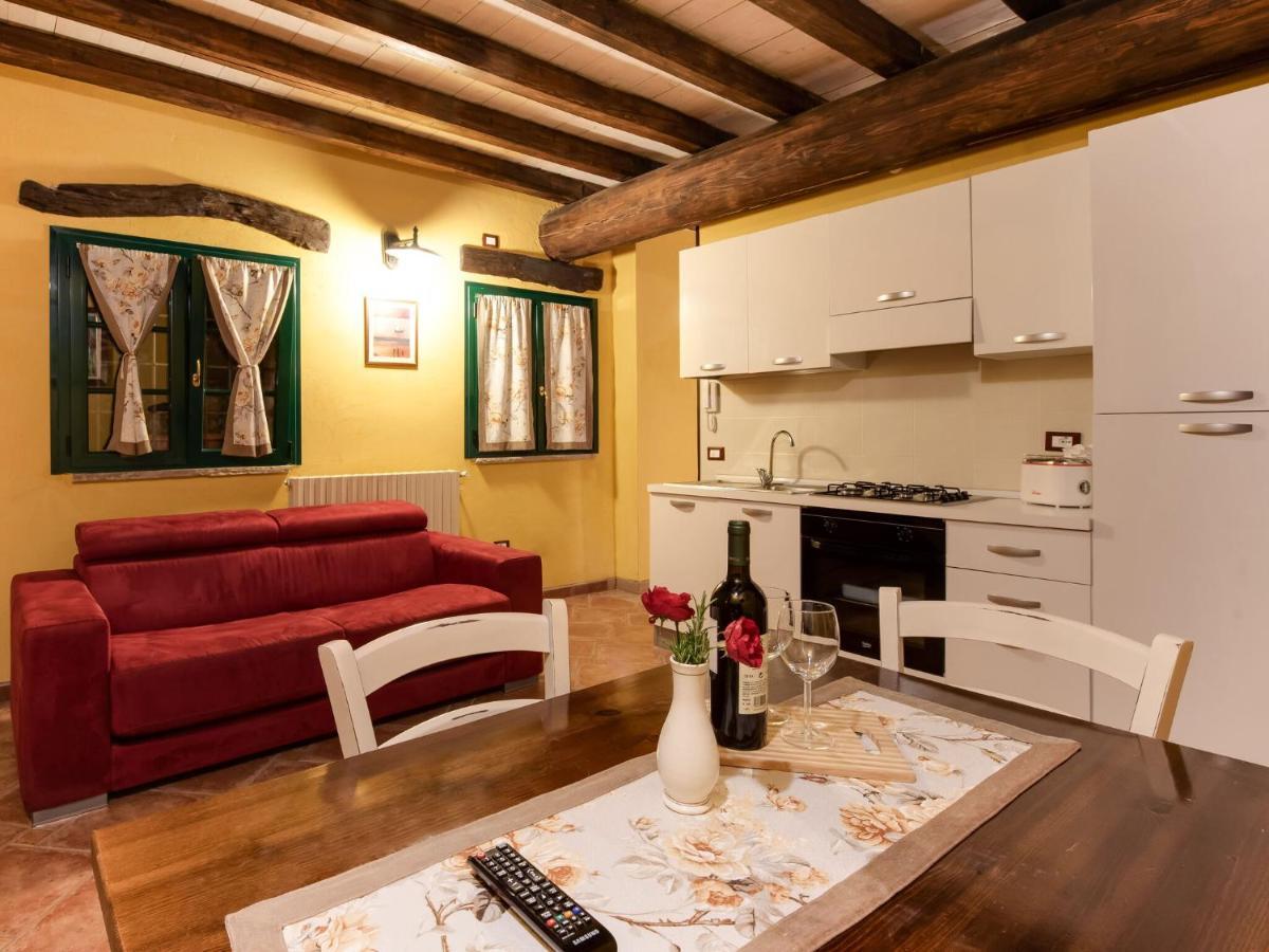 הוילה מארונה Beautiful Chalet With Swimming Pool In Lombardy מראה חיצוני תמונה