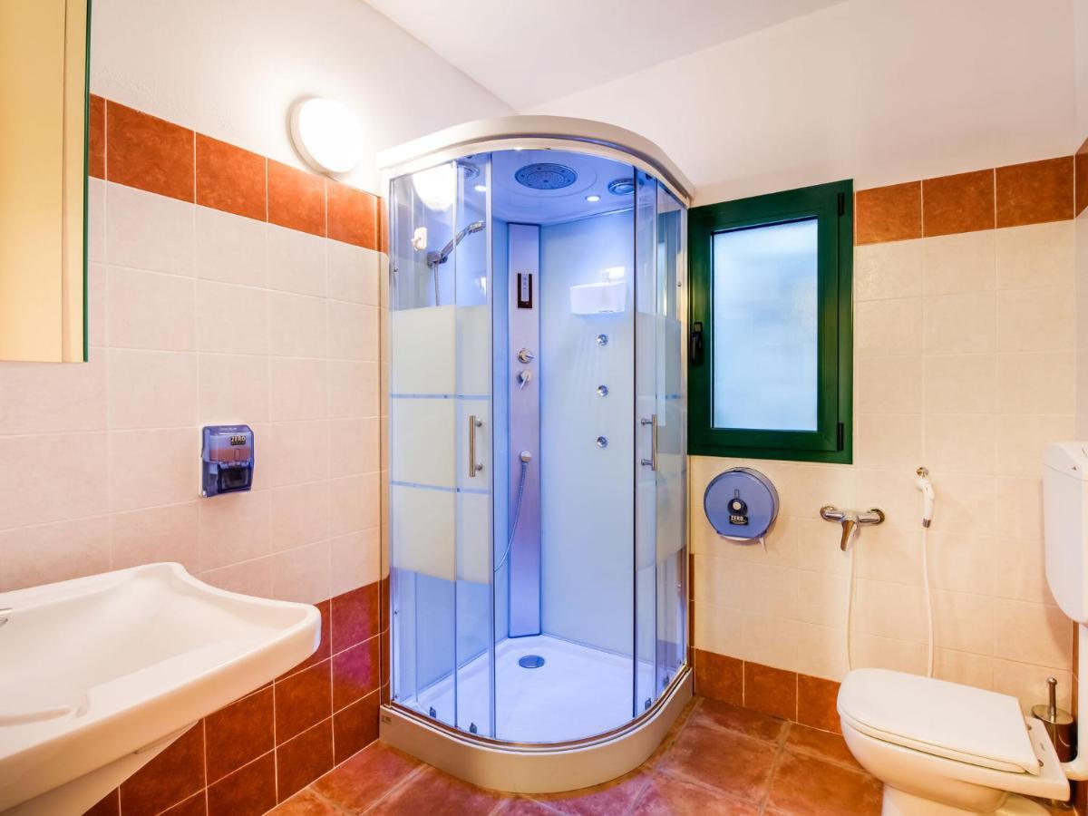 הוילה מארונה Beautiful Chalet With Swimming Pool In Lombardy מראה חיצוני תמונה