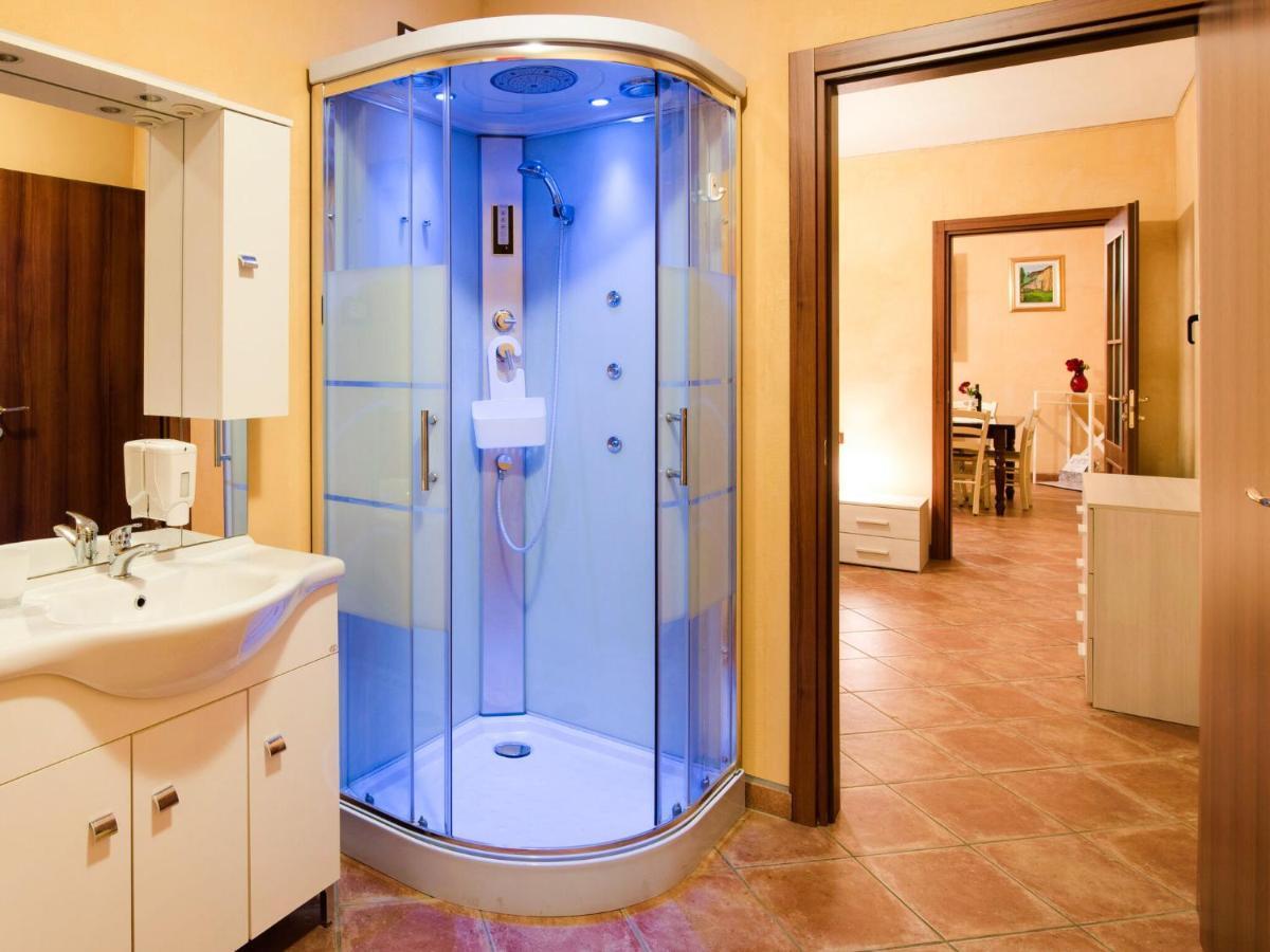 הוילה מארונה Beautiful Chalet With Swimming Pool In Lombardy מראה חיצוני תמונה