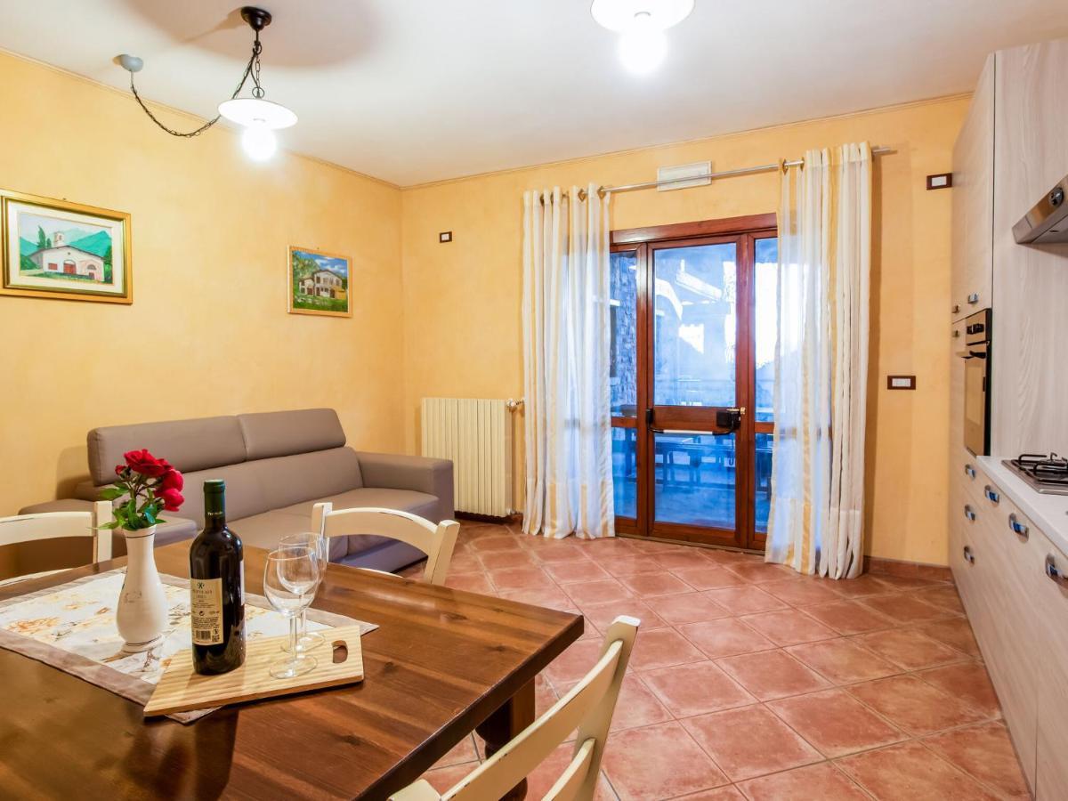 הוילה מארונה Beautiful Chalet With Swimming Pool In Lombardy מראה חיצוני תמונה