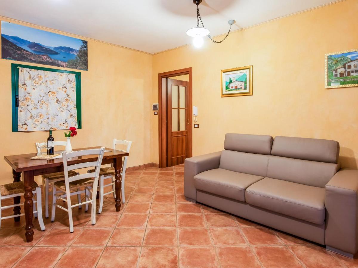 הוילה מארונה Beautiful Chalet With Swimming Pool In Lombardy מראה חיצוני תמונה
