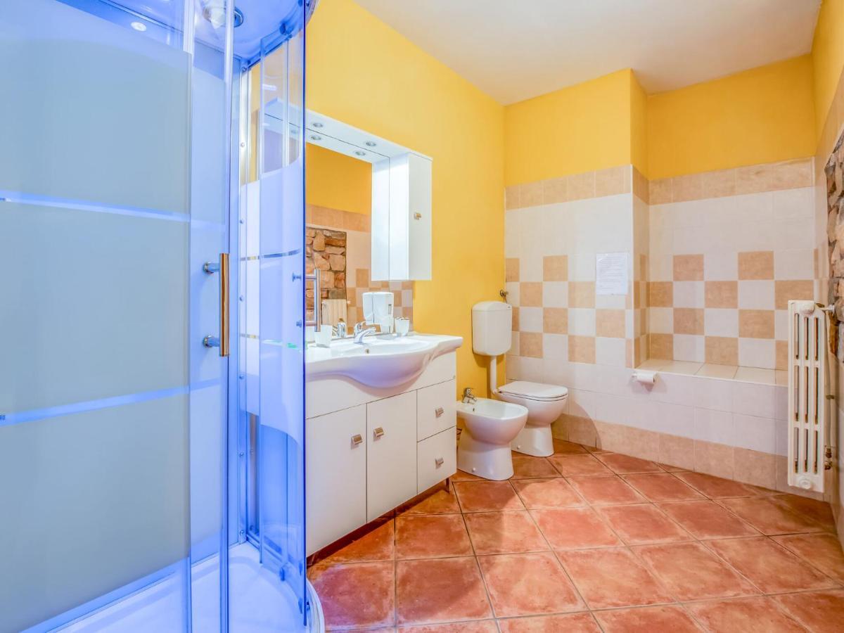 הוילה מארונה Beautiful Chalet With Swimming Pool In Lombardy מראה חיצוני תמונה