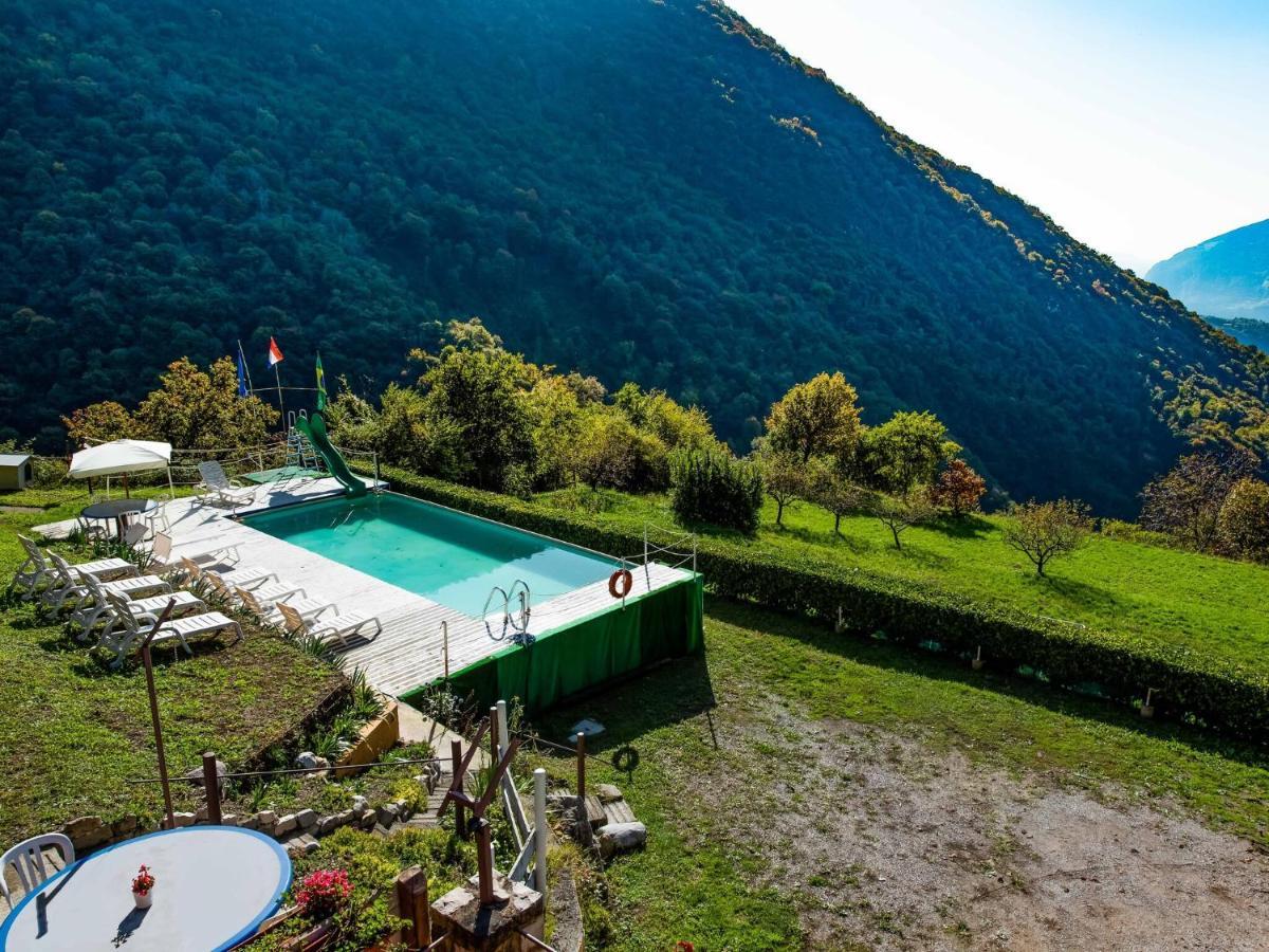 הוילה מארונה Beautiful Chalet With Swimming Pool In Lombardy מראה חיצוני תמונה
