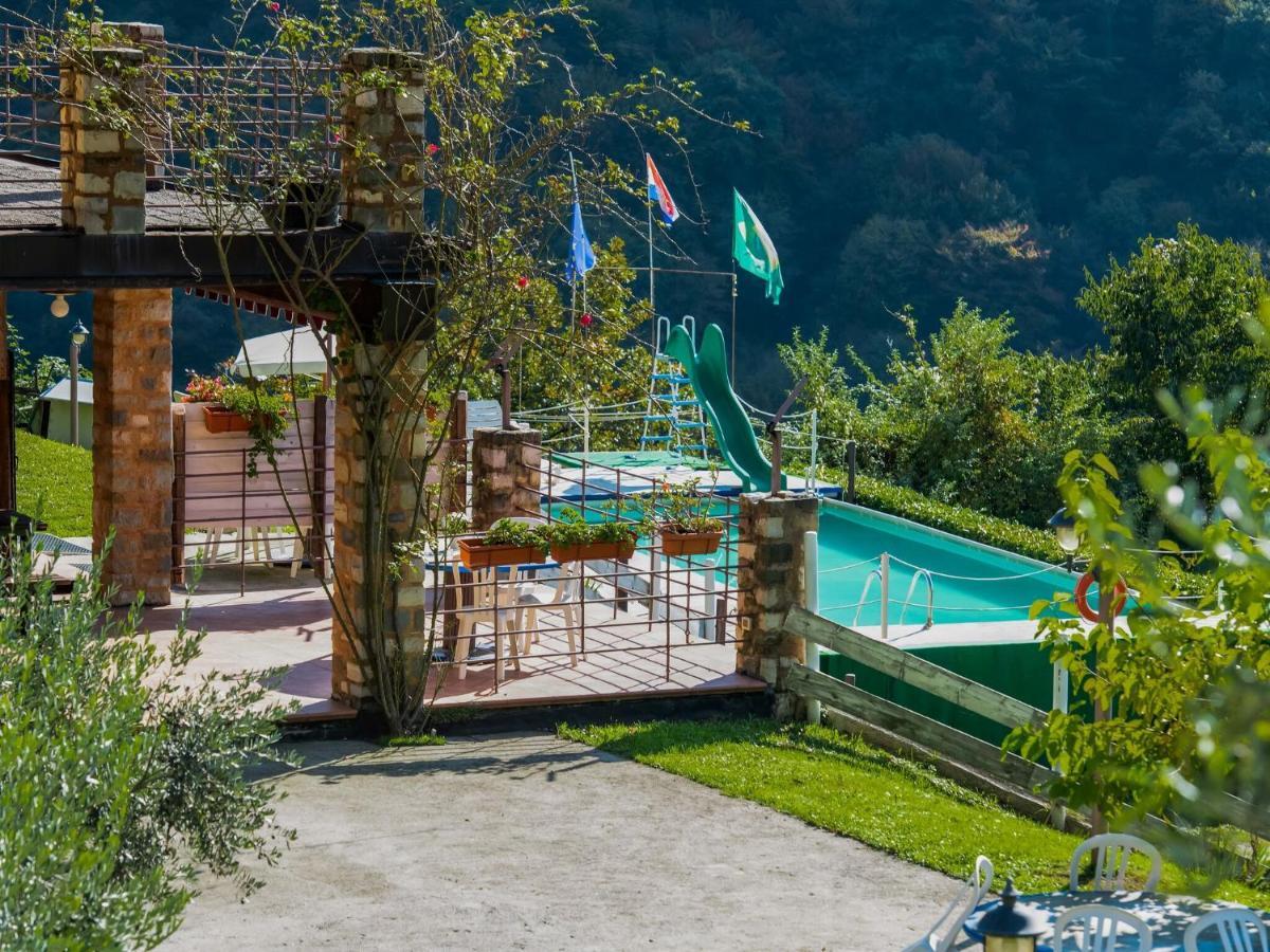 הוילה מארונה Beautiful Chalet With Swimming Pool In Lombardy מראה חיצוני תמונה